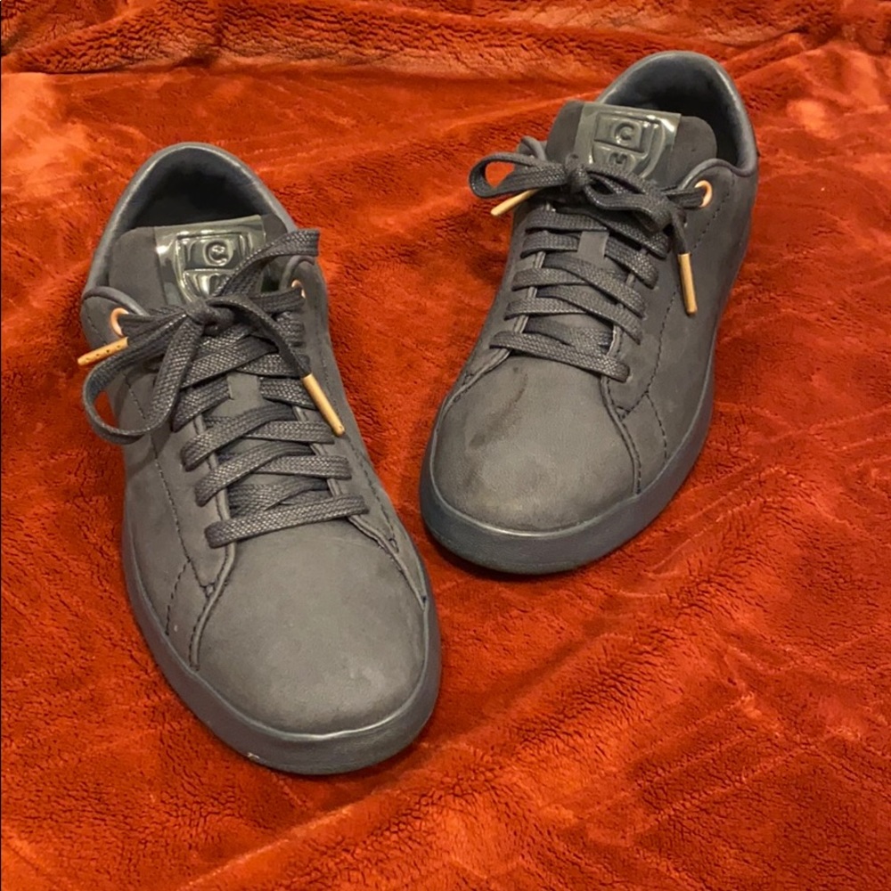 Men’s tennis sneaker